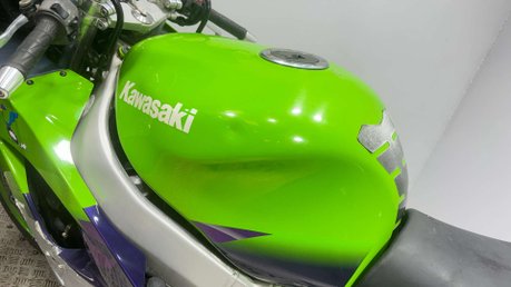 Kawasaki ZX ZX9R 1999 44K SPARES OR REPAIR PROJECT BIKE 900CC SUPER SPORT 21