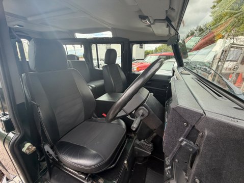 Land Rover Defender 110 TD5 XS STATION WAGON 9