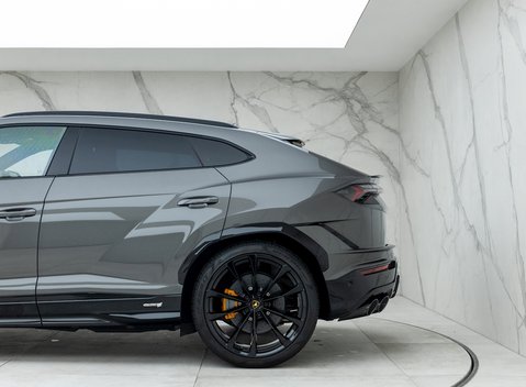 Lamborghini Urus S 25