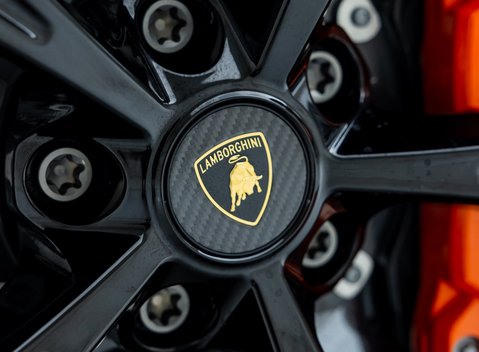 Lamborghini Revuelto 36