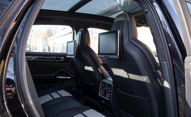 Porsche Cayenne Turbo 14