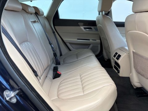 Jaguar XF 2.0 XF Portfolio D AWD Auto 4WD 5dr 29