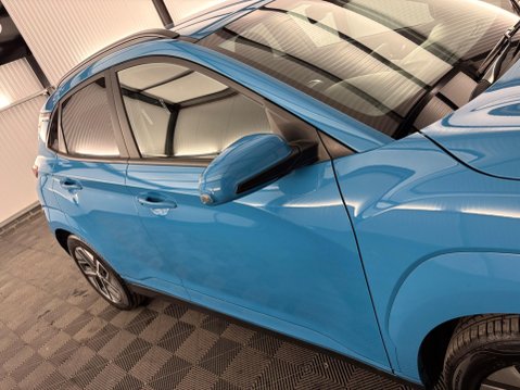 Hyundai KONA 39kWh Premium Auto 5dr (10.5kW Charger) 40