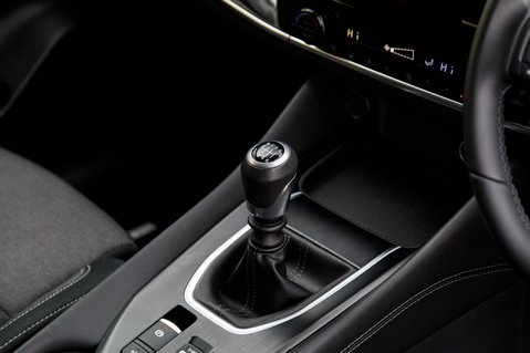 Nissan Qashqai DIG-T N-CONNECTA MHEV 34