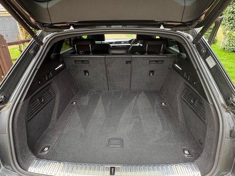Audi E-Tron 55 Black Edition Auto quattro 5dr 95kWh 28