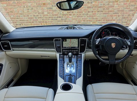 Porsche Panamera Turbo 14