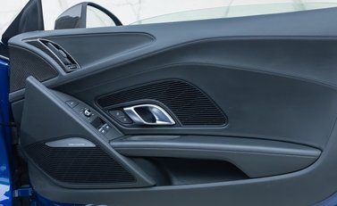 Audi R8 V10 PERFORMANCE CARBON BLACK SPYDER 29