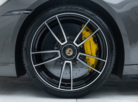 Porsche 911 Turbo S (992) 30