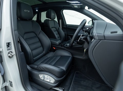 Porsche Macan GTS 14