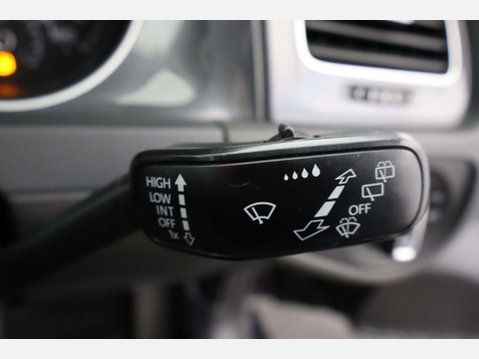 Volkswagen Golf 2.0 Golf SE Nav TDI BlueMotion Technology Semi-Auto 5dr 27