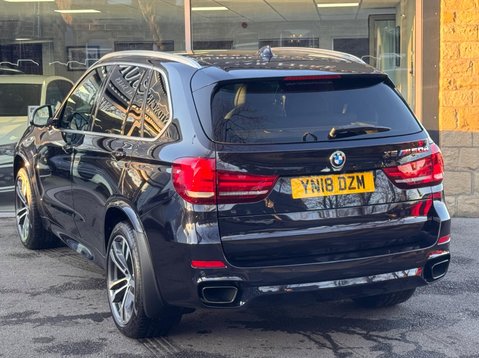 BMW X5 M50D 10