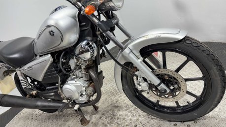 Yamaha YBR125 Custom 2012 ONLY 11K PROJECT BIKE SPARES OR REPAIR 125CC LEARNER 13