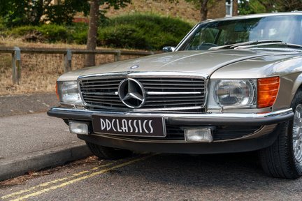 Mercedes-Benz SL Series 380 SL 7