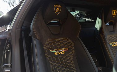 Lamborghini Huracan LP640-4 EVO 13