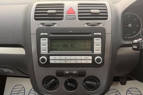 Volkswagen Golf BLUEMOTION MATCH TDI -DEMO +1 OWNER -19 SERVICES -£35 ROAD TAX -SUNROOF 39