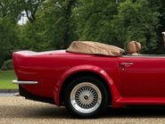 Aston Martin V8 VOLANTE 15