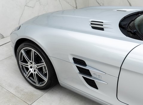 Mercedes-Benz SLS AMG 24