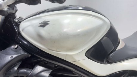 Suzuki Gladius 650 2012, 54K, 650CC RUNNING NAKED, SPARES/REPAIR/PROJECT 11