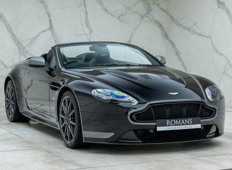 Aston Martin V12 Vantage S Roadster 9