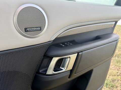 Land Rover Discovery SDV6 HSE LUXURY 27