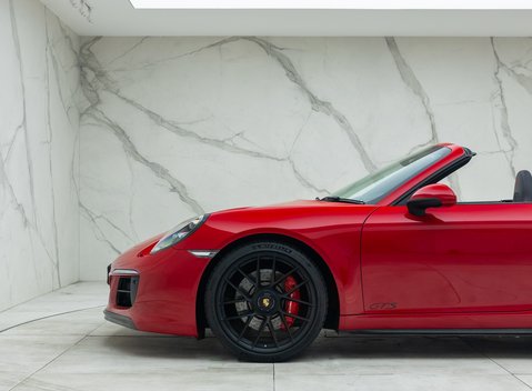 Porsche 911 Carrera GTS CABRIOLET (991.2) 38