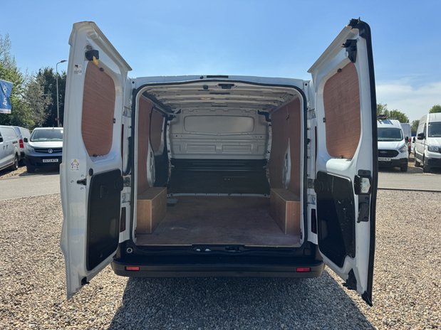 Renault Trafic SWB L1H1 [SOLD MM] Low Roof Business Plus Sl28 Air Con Sensors EURO 6 16