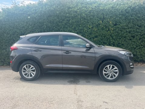 Hyundai TUCSON 2.0 CRDi SE Nav SUV 5dr Diesel Auto 4WD Euro 6 (136 ps) 5
