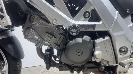Suzuki SV650 SV650 2003 31K LONG MOT PERFECT A2 BIKE VTWIN SERVICED 650CC 28