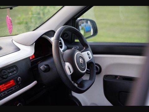 Renault Twingo 1.0 SCe Play Euro 6 5dr 16