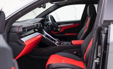Lamborghini Urus 11