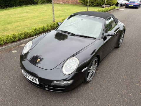 Porsche 911 CARRERA 2 8