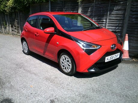 Toyota Aygo VVT-I X-PLAY X-SHIFT ONLY 38,000 MILES FROM NEW