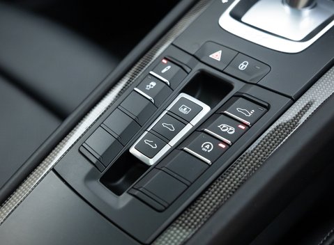 Porsche 911 Carrera 4 GTS (991.2) 30