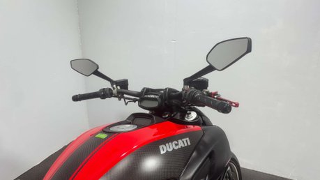 Ducati Diavel 1198 CARBON EDITION 24K 1 OWNER JUST SERVICED MOT APRIL 2027 37