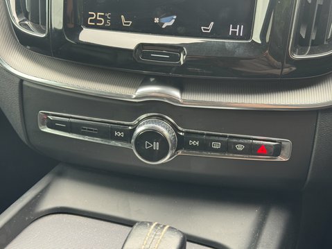 Volvo XC60 (Sold) 2.0h T8 Twin Engine 11.6kWh R-Design SUV 5dr Petrol Plug-in Hybrid A 21