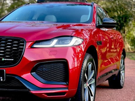 Jaguar F-Pace R-DYNAMIC BLACK 43