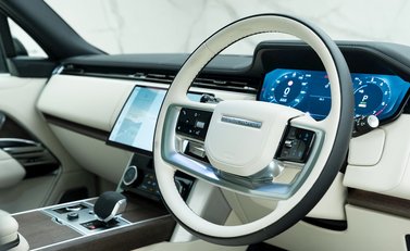 Land Rover Range Rover P440e Autobiography LWB PHEV 9