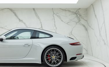 Porsche 911 (991.2) Carrera 4S 24