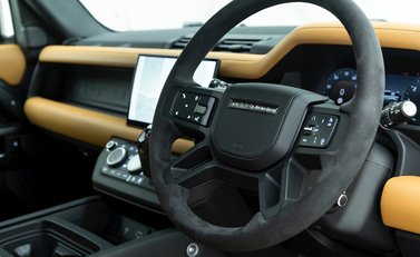 Land Rover Defender 110 V8 9