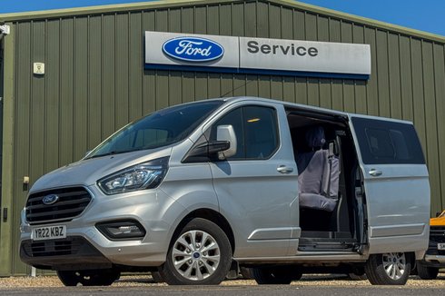 Ford Transit Custom Crew Cab SWB L1H1 Low Roof Limited 300 Air Con Alloys Sensors Cam EURO 6