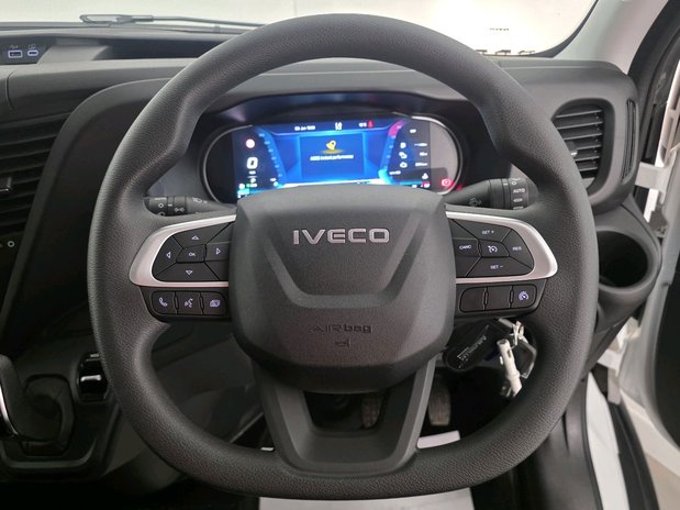 Iveco Daily Daily 35S14A8V H2 2.3 Van 3520L WB Hi-Matic 18