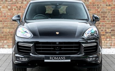Porsche Cayenne Turbo 4