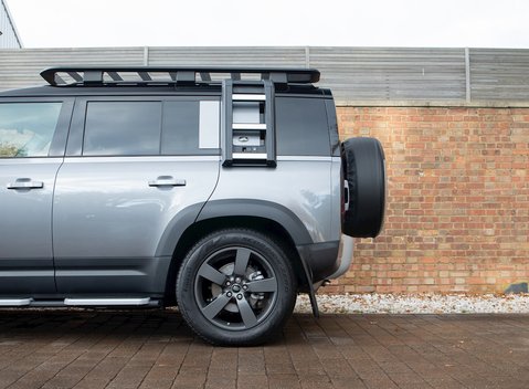 Land Rover Defender 110 HSE D240 39