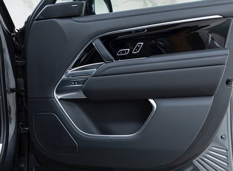 Land Rover Range Rover P440e HSE 20