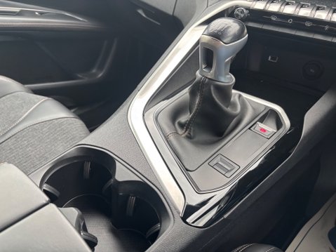 Peugeot 3008 PURETECH S/S GT LINE 28
