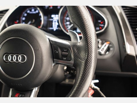 Audi R8 5.2 R8 Quattro V10 Semi-Auto 4WD 2dr 20