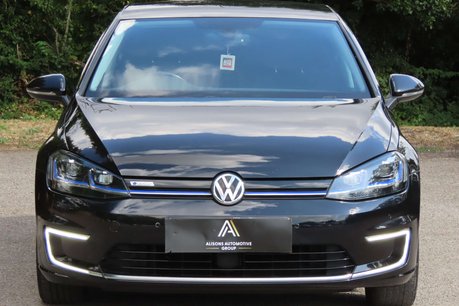 Volkswagen Golf 35.8kWh e-Golf Hatchback 5dr Electric Auto (136 ps) 2