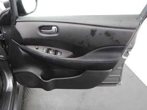 Nissan LEAF 40kWh Acenta Auto 5dr 19