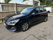Hyundai i30 1.6 CRDI SE NAV 5 Dr 8