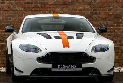 Aston Martin V12 Vantage AMR